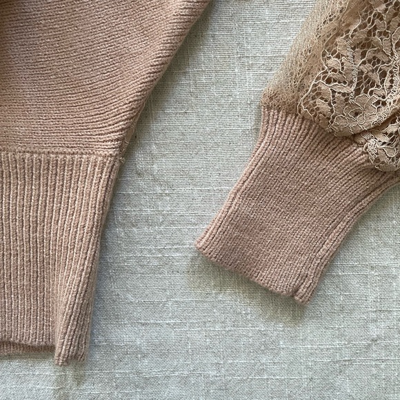 Lulu’s Open-back Sweater NWT - Picture 3 of 4